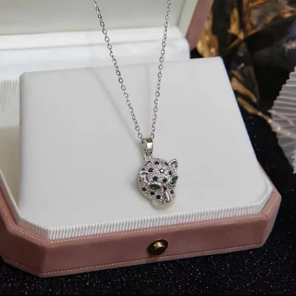 Luxury Elegant Titanium Steel Silver Panther Pendant Necklace - Picture 3 of 7